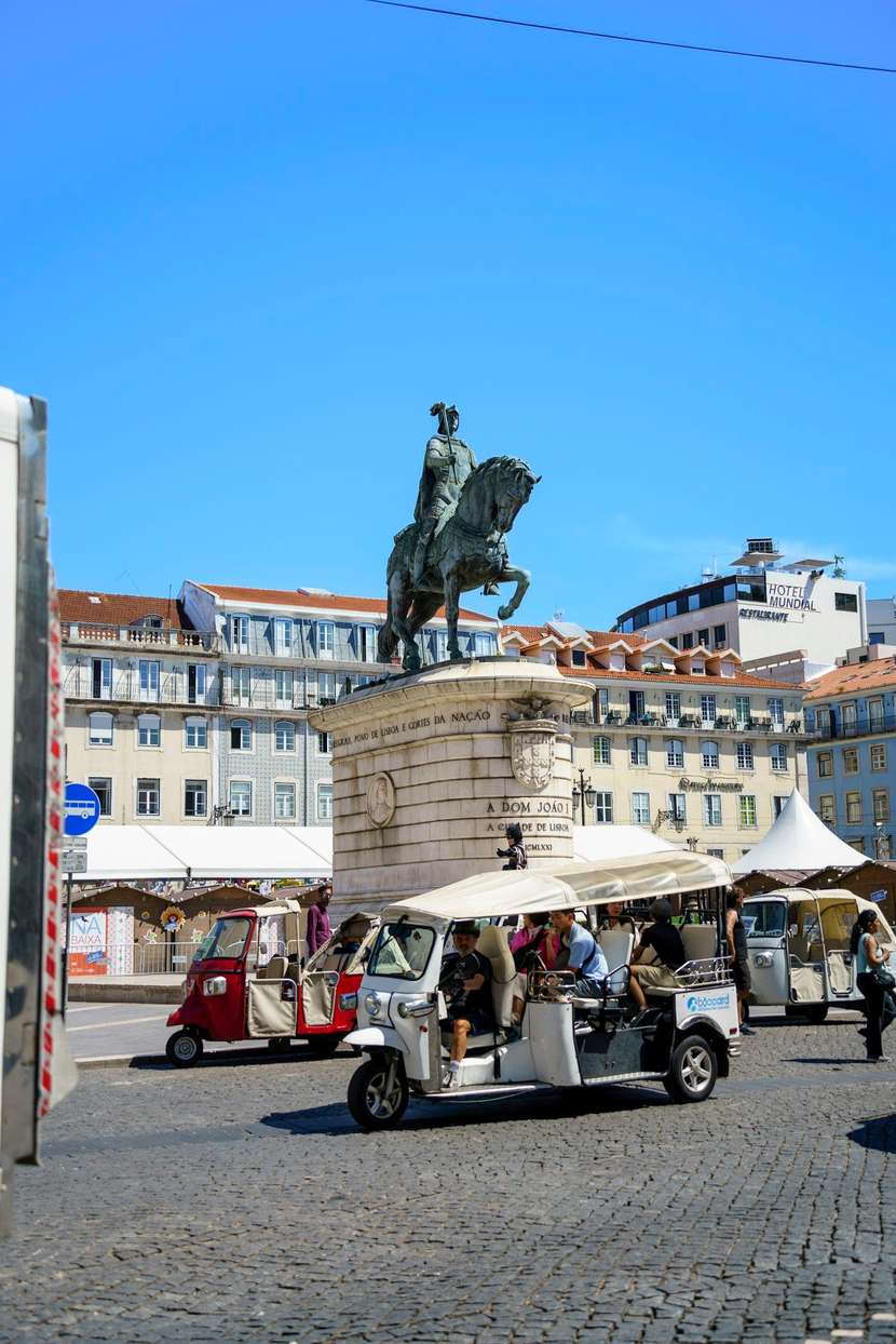 Alfama & City Tour 2.30 Hours tuk tuk tour
